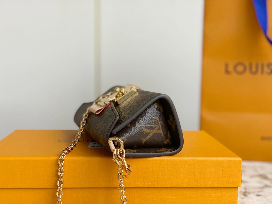 MOMO- high quality version M00991 item：C-B000C2704C