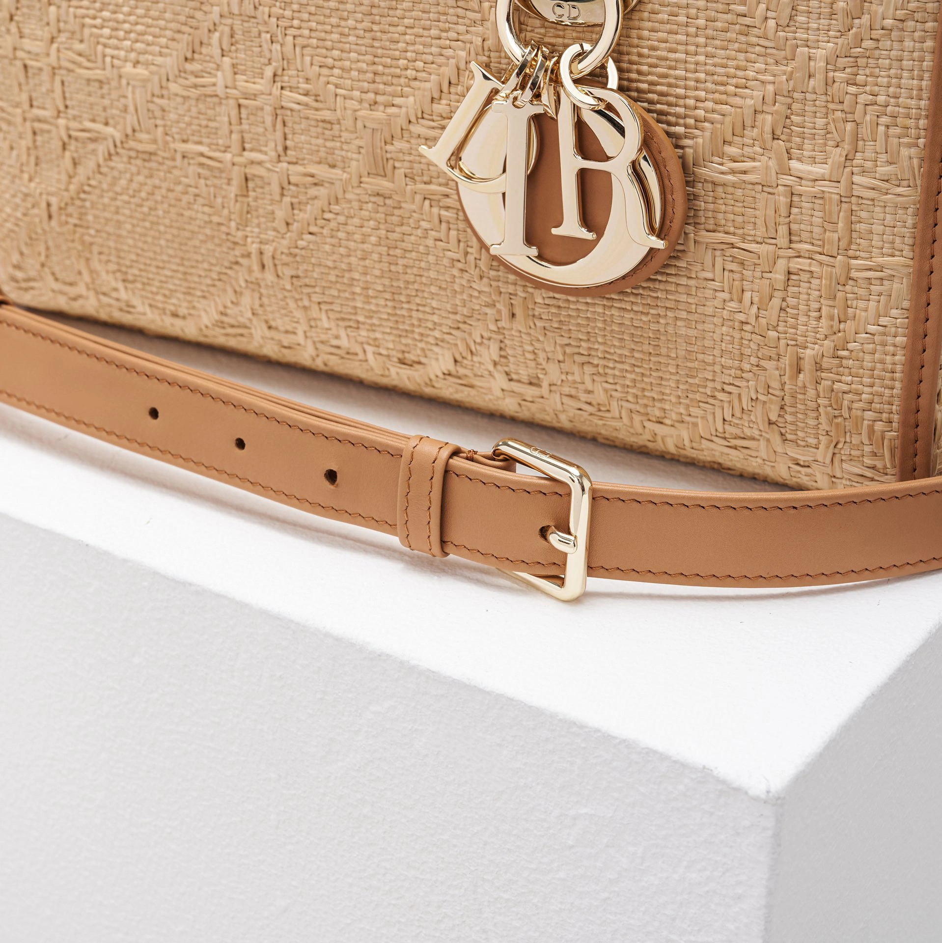 MOMO- high quality version M0540OMBD-M925Lady item：B-B050L3023C