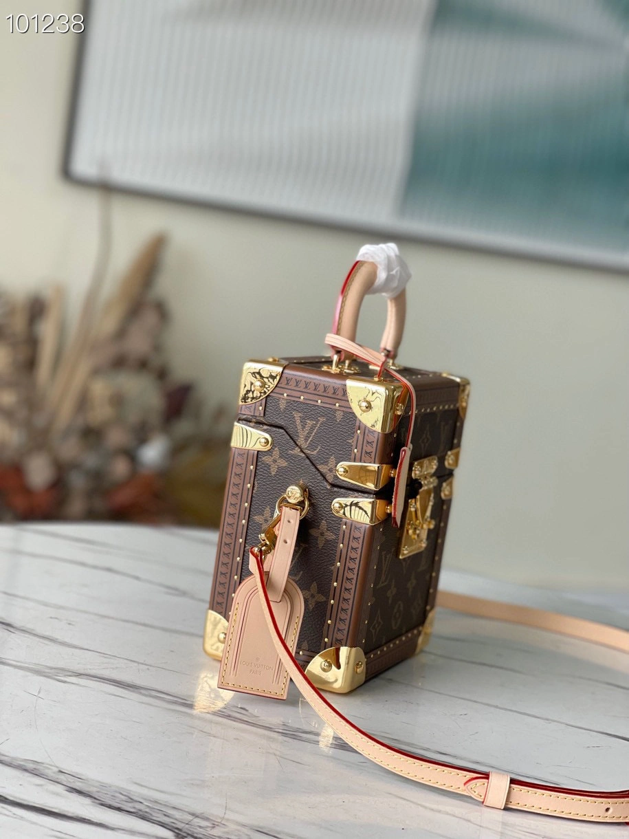 MOMO- high quality version M10079 the Camera Box item：B-B000J2406C