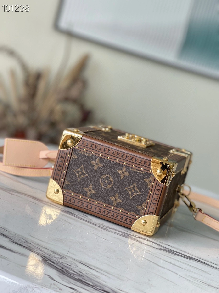 MOMO- high quality version M10079 the Camera Box item：B-B000J2406C
