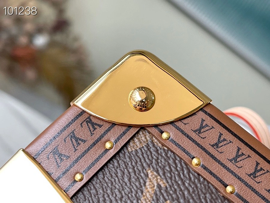 MOMO- high quality version M10079 the Camera Box item：B-B000J2406C