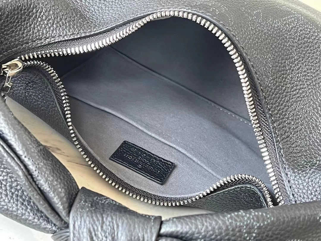 MOMO- high quality version M20703 Why Knot item：B-B000G3029C