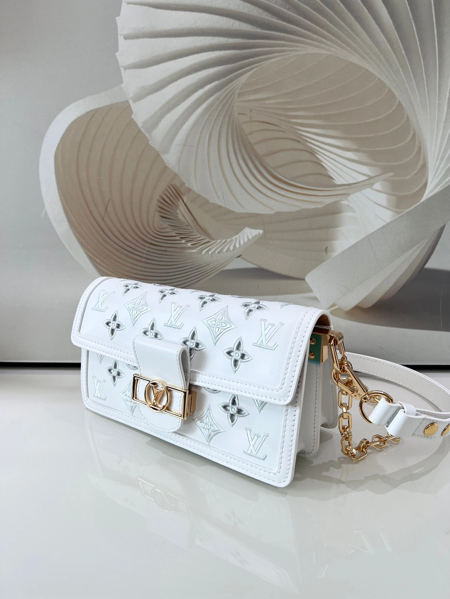 MOMO- high quality version M20739 Dauphine East West item：B-B000K1818C
