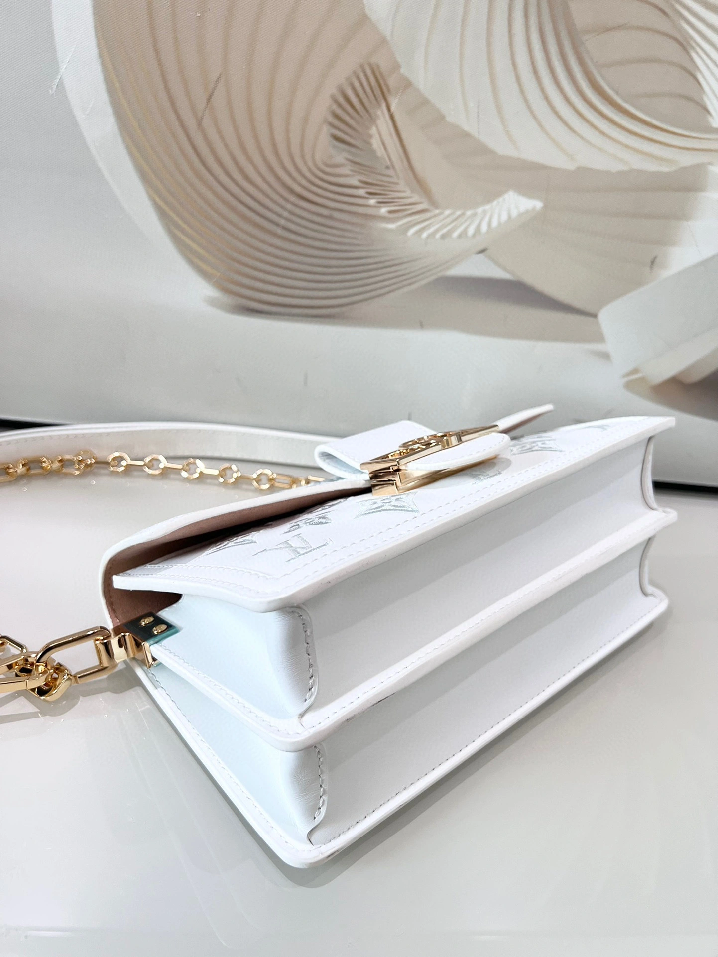 MOMO- high quality version M20739 Dauphine East West item：B-B000K1818C