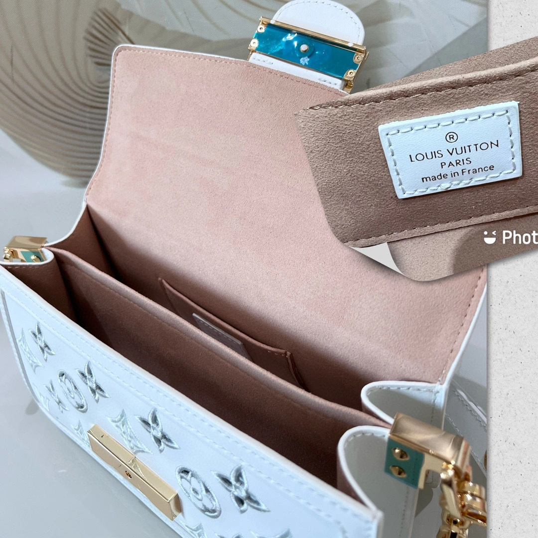 MOMO- high quality version M20739 Dauphine East West item：B-B000K1818C