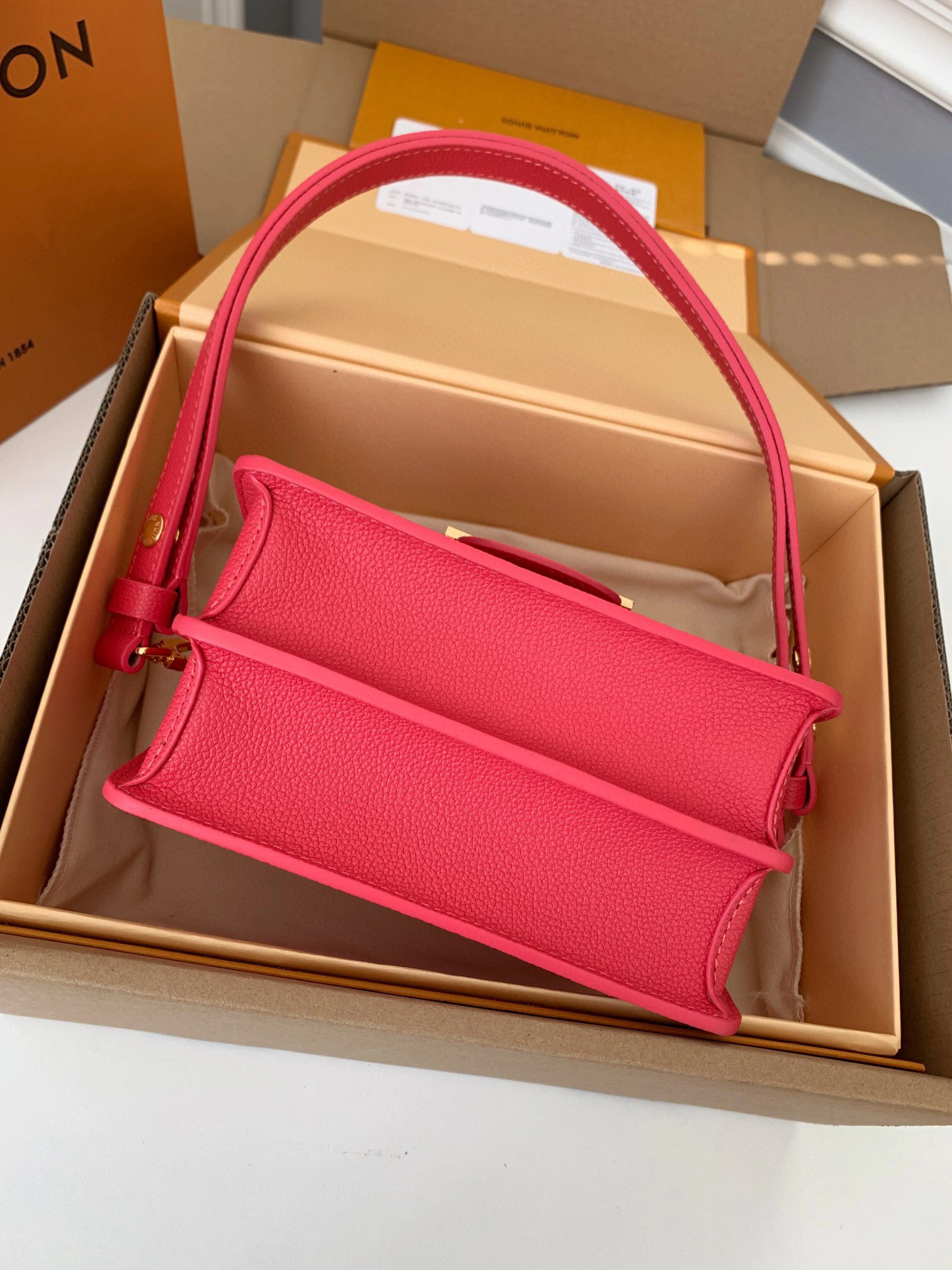 MOMO- high quality version M20747 DAUPHINE calfskin item：B-B000K1822C