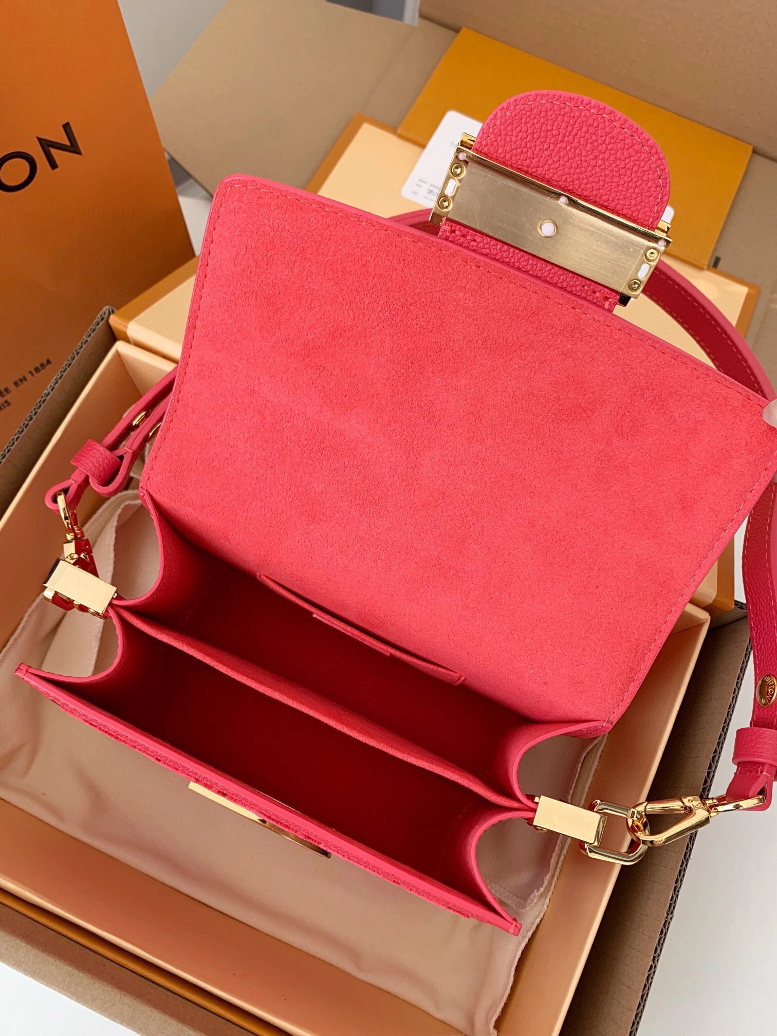 MOMO- high quality version M20747 DAUPHINE calfskin item：B-B000K1822C