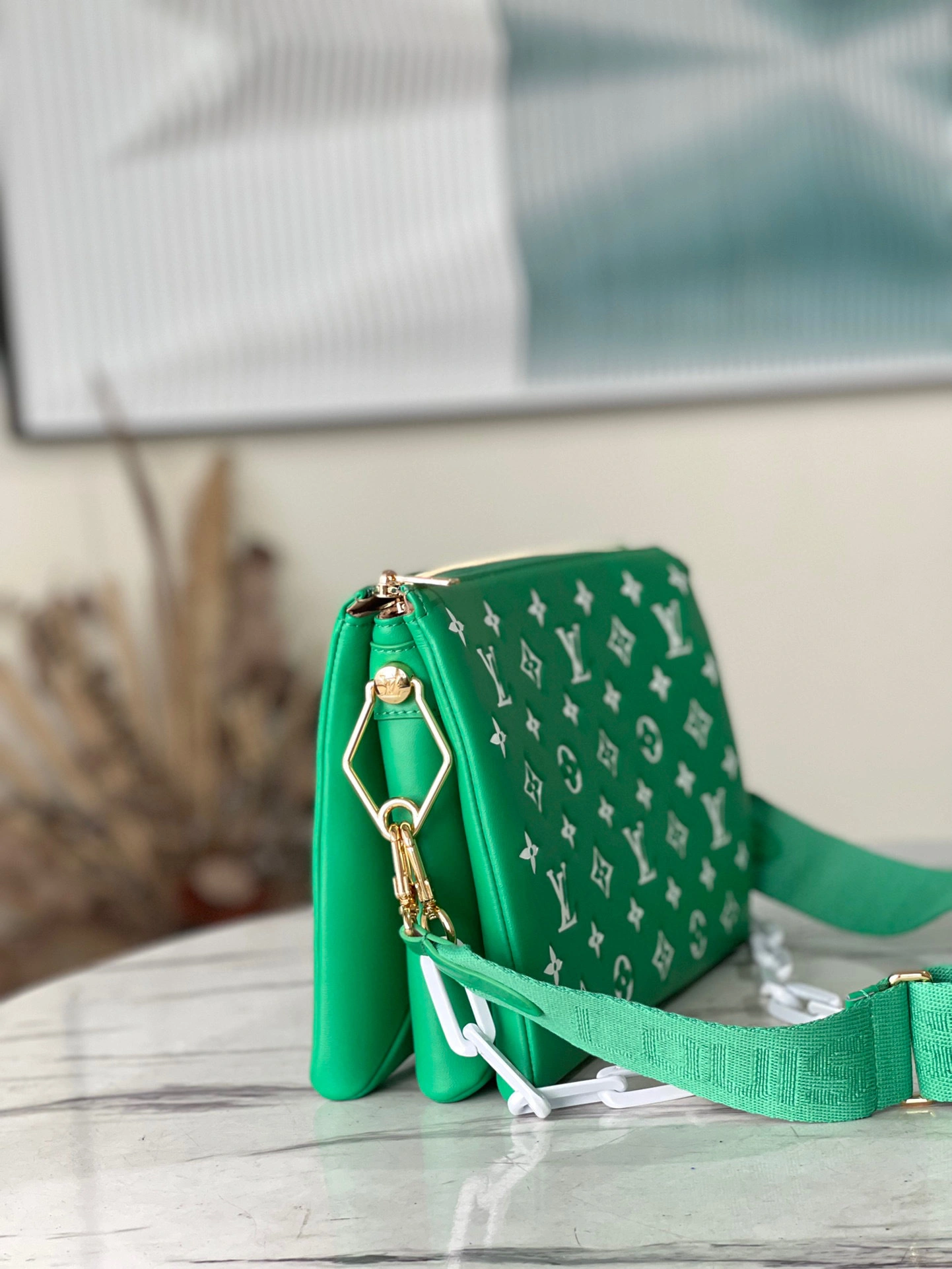 MOMO- high quality version M20760 Coussin item：B-B000G2932C