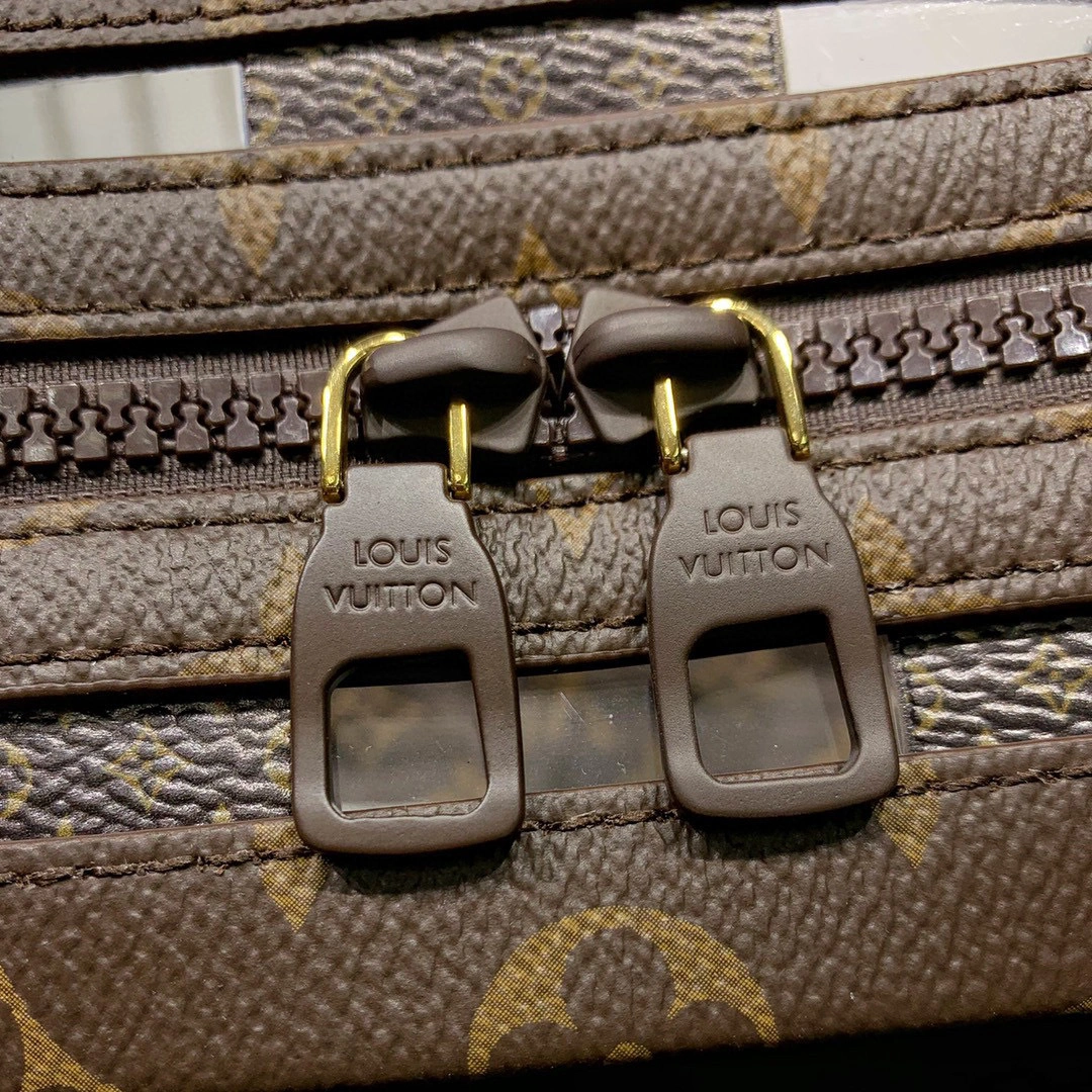 MOMO- high quality version M20871 Slim Soft Trunk item：B-B000K0511C