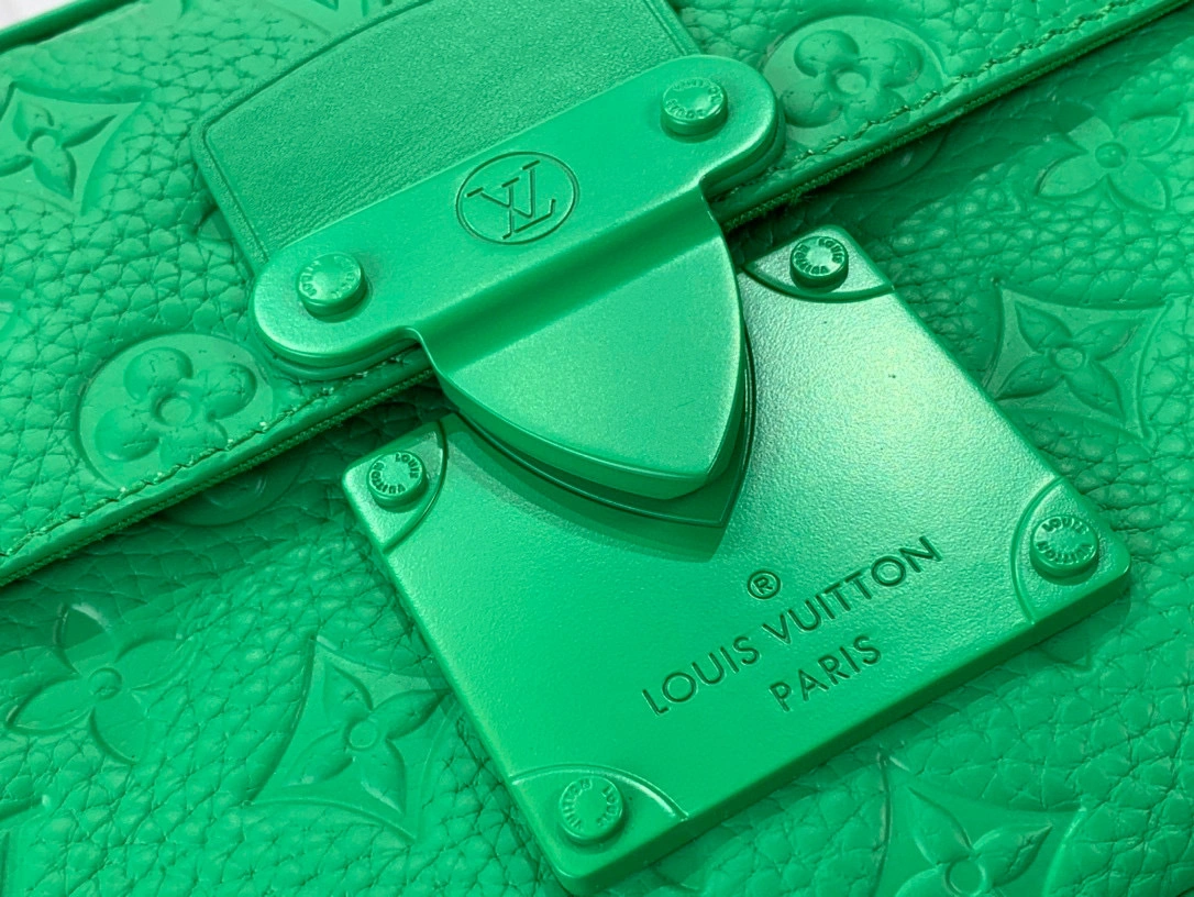 MOMO- high quality version M20904 S-Lock item：B-B063J1711C
