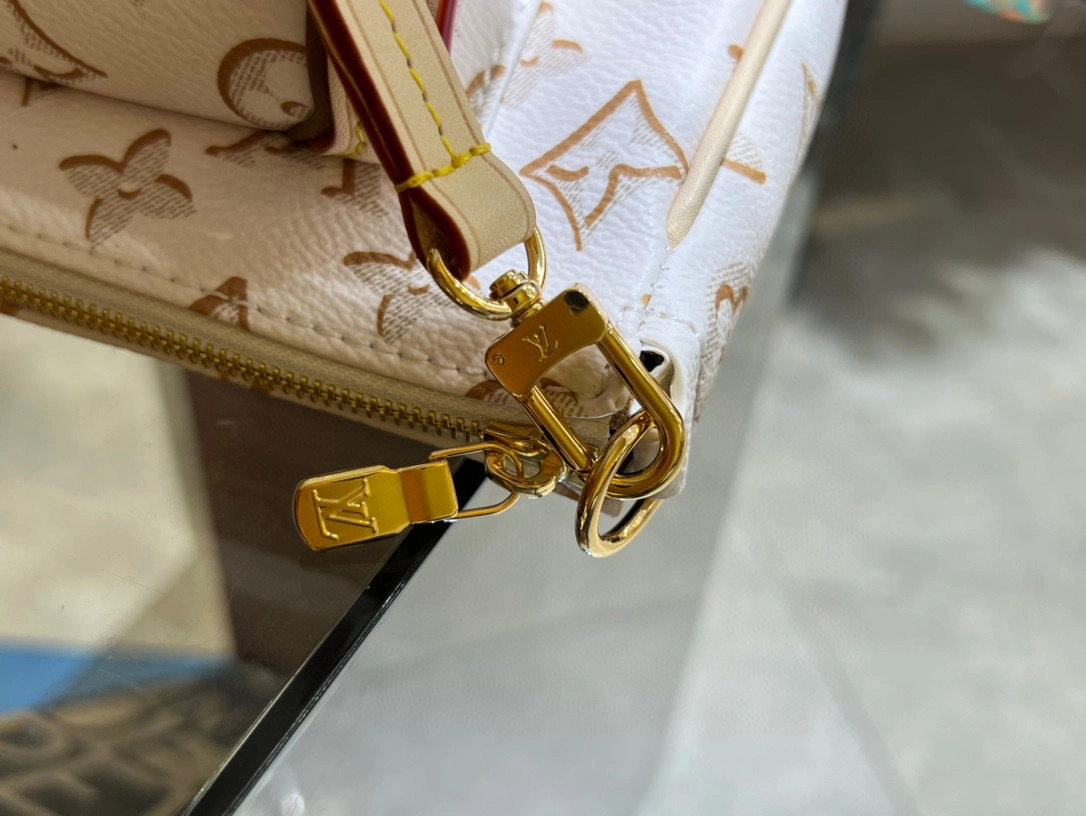 MOMO- high quality version M20920 BUCI item：B-B184I0702C
