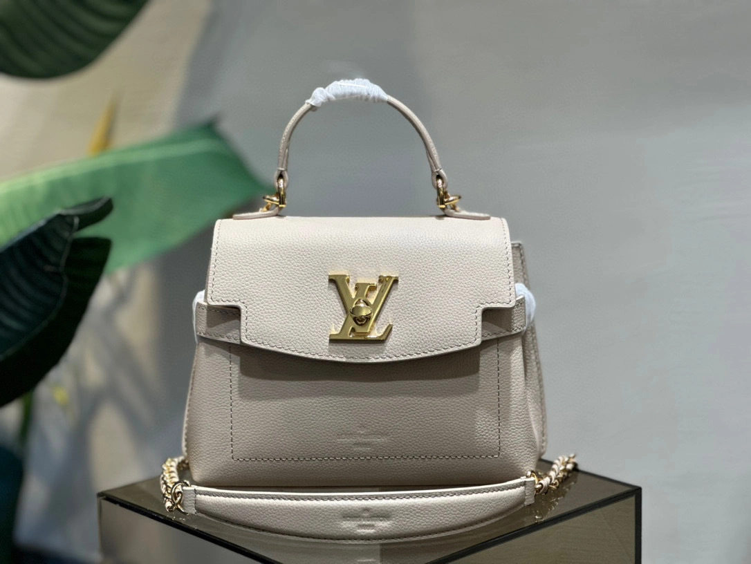 MOMO- high quality version M21052 LOCKME EVER cowhide item：B-B202K1011C