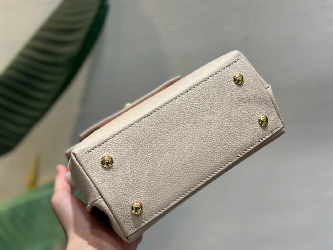 MOMO- high quality version M21052 LOCKME EVER cowhide item：B-B202K1011C