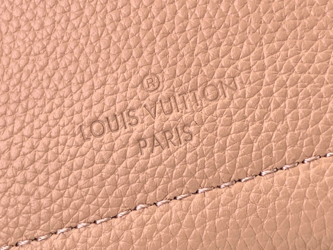 &MOMO- high quality version M21088 Lockme Ever cowhide item：B-B063K1012C