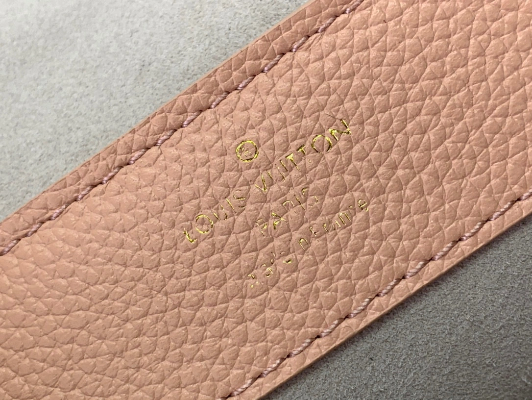 &MOMO- high quality version M21088 Lockme Ever cowhide item：B-B063K1012C