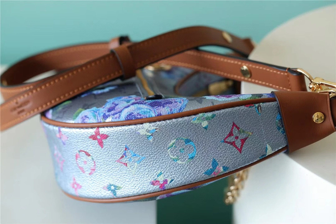 MOMO- high quality version M21183 LOOP item：B-B063J1715C