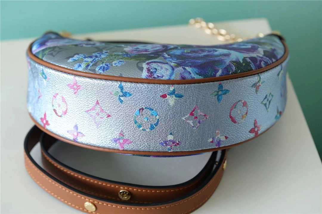 MOMO- high quality version M21183 LOOP item：B-B063J1715C