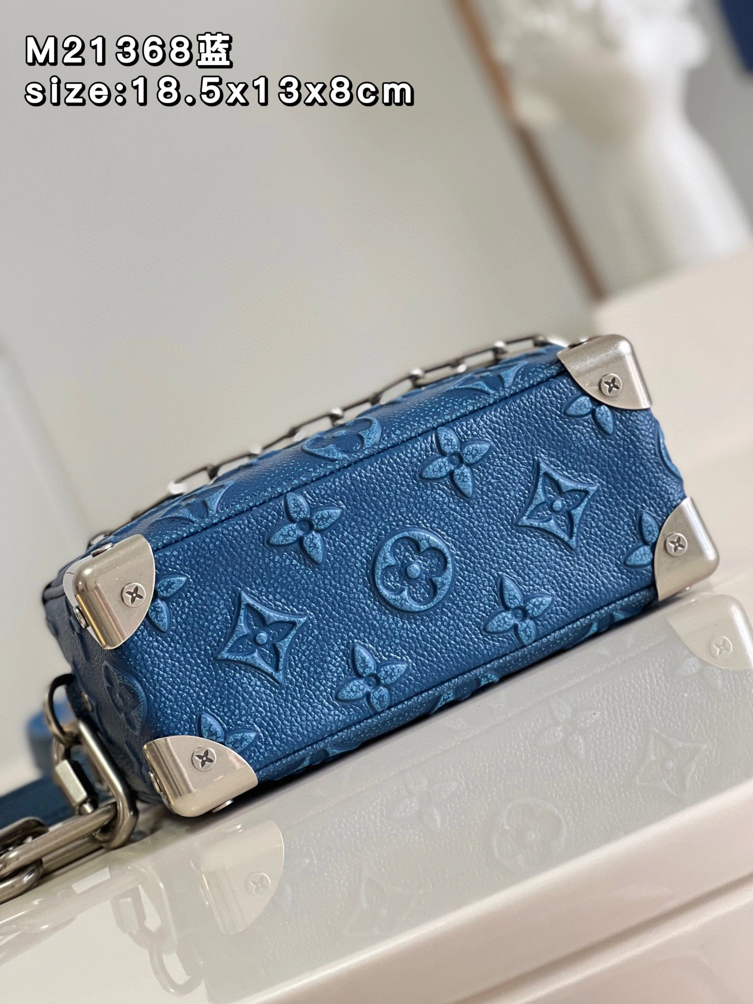 MOMO- high quality version M21368 Mini Soft Trunk cowhide item：B-B180K1902C