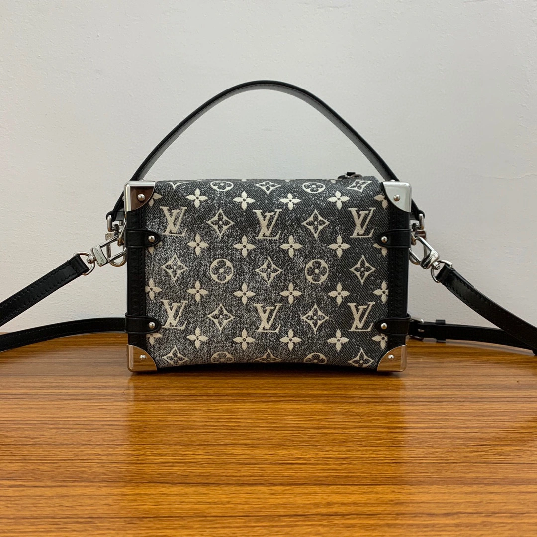 MOMO- high quality version M21460 Side Trunk item：B-B000K1908C