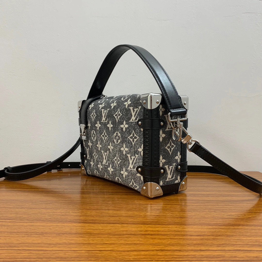 MOMO- high quality version M21460 Side Trunk item：B-B000K1908C