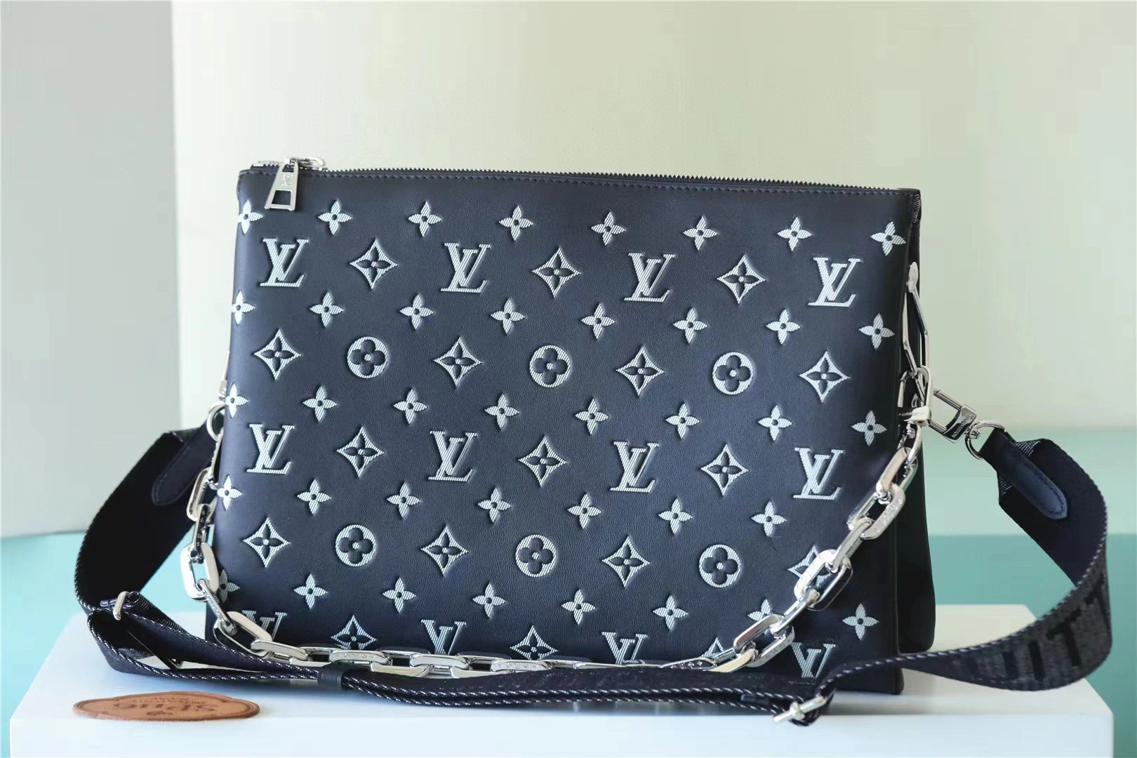 MOMO- high quality version M21661 Coussin item：C-B063A1017C