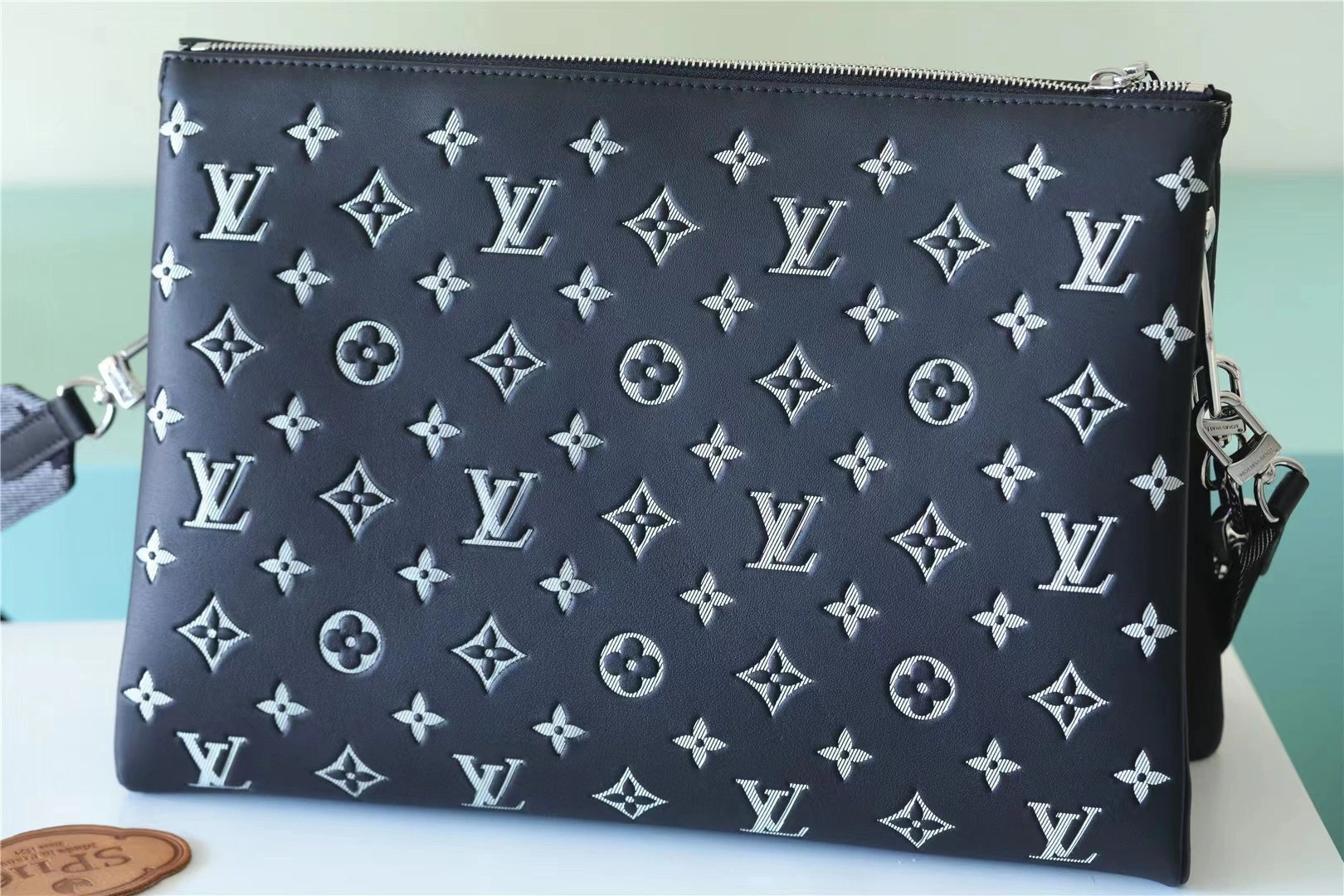 MOMO- high quality version M21661 Coussin item：C-B063A1017C