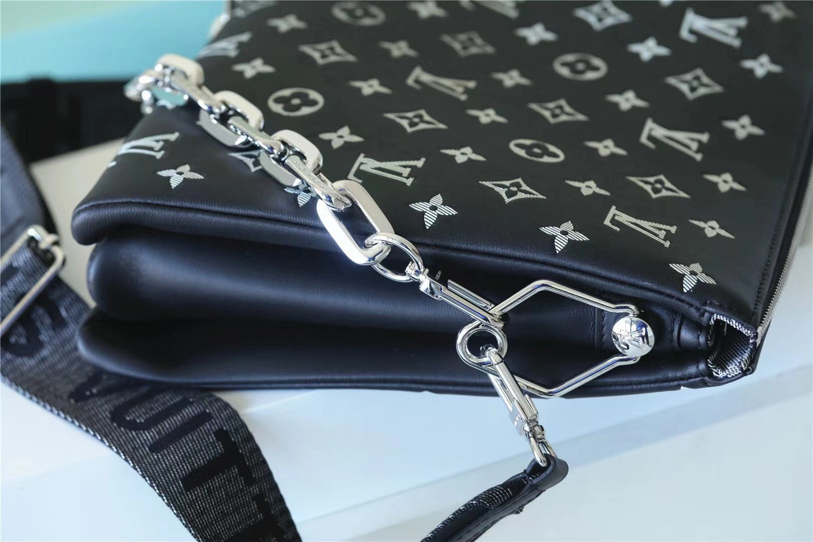 MOMO- high quality version M21661 Coussin item：C-B063A1017C