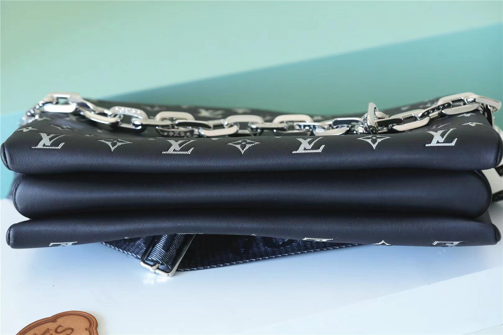 MOMO- high quality version M21661 Coussin item：C-B063A1017C