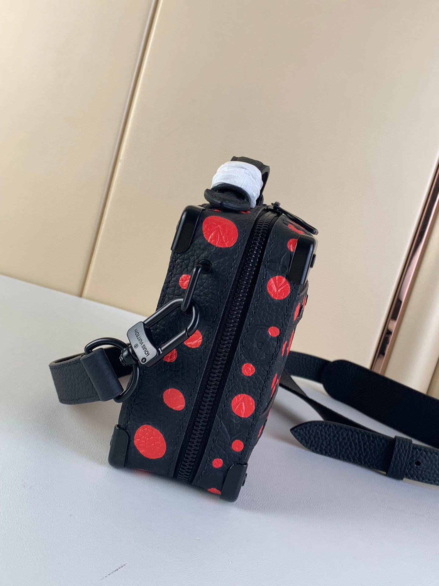 MOMO- high quality version M21677 Handle Soft Trunk item：C-B000A1423C