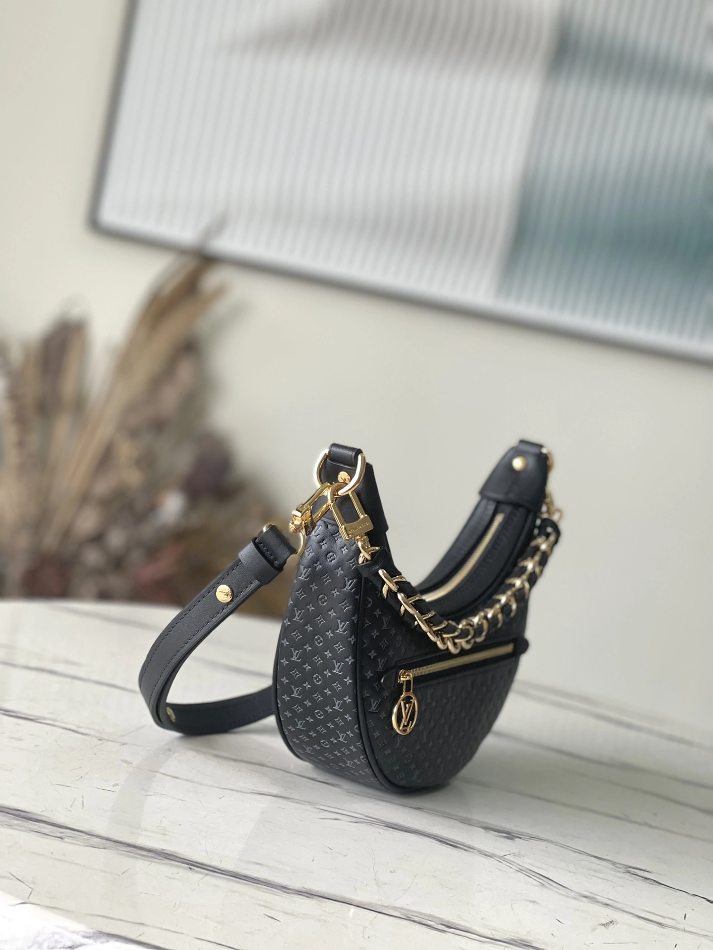 MOMO- high quality version M22591 Loop item：C-B000C1802C