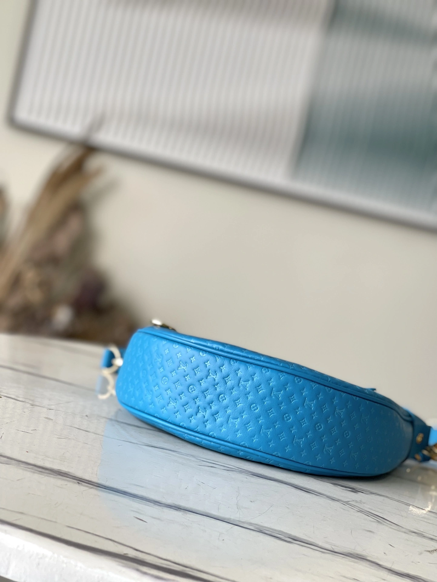 MOMO- high quality version M22593 Loop item：C-B000C1803C