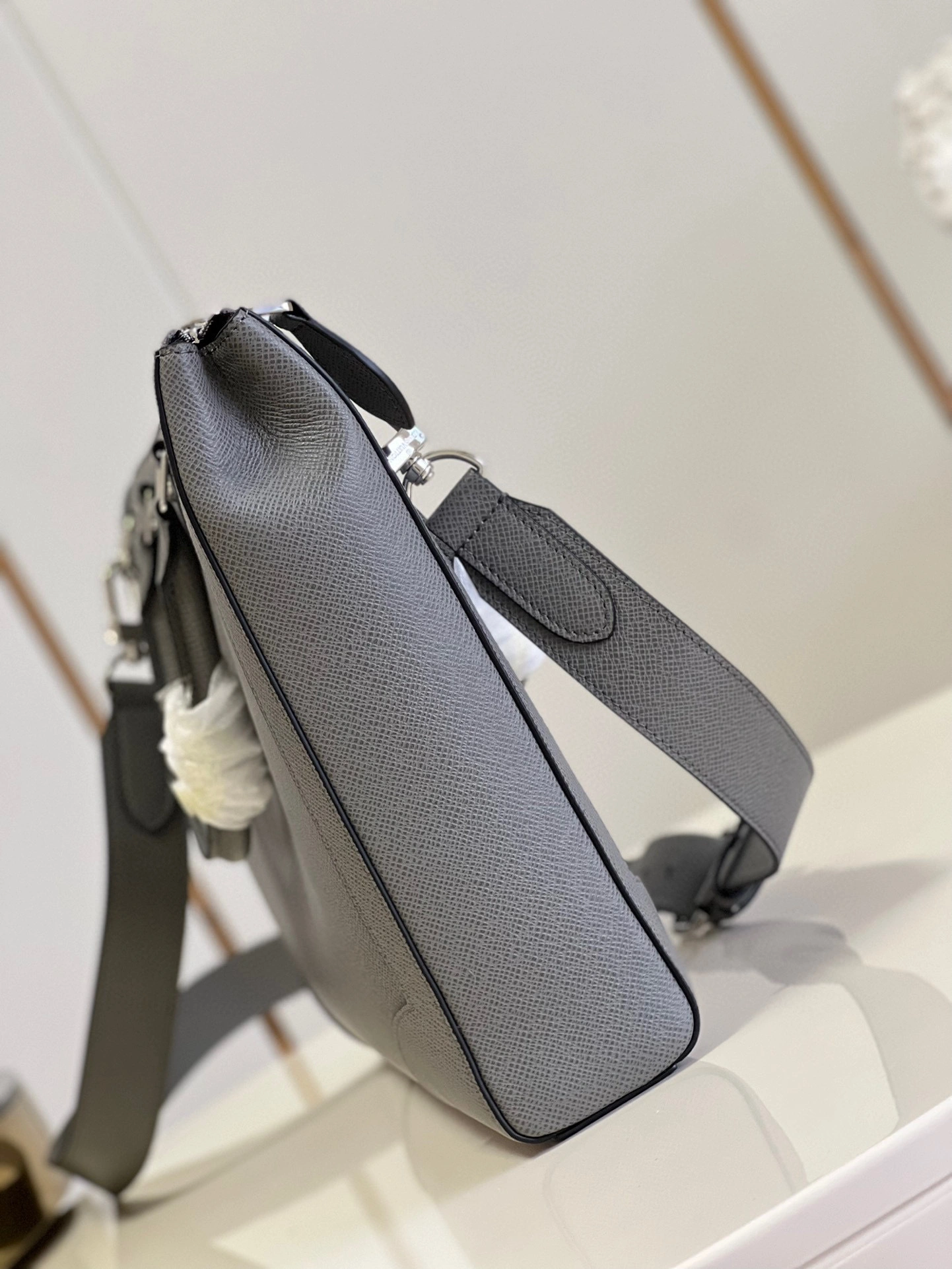 MOMO- high quality version M30856 Slim item：B-B564K0522C