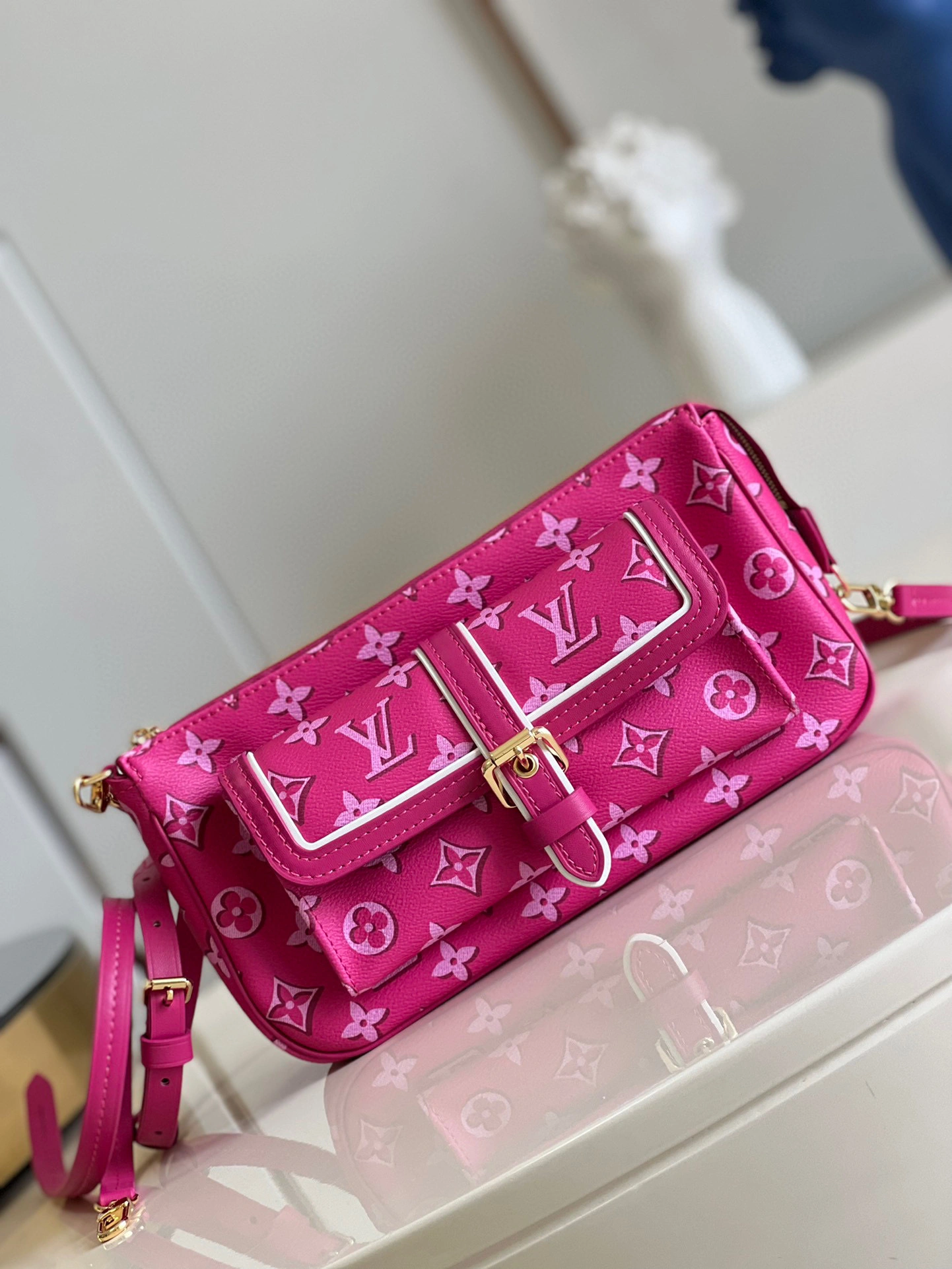 MOMO- high quality version M46161 BUCI item：B-B598K1017C