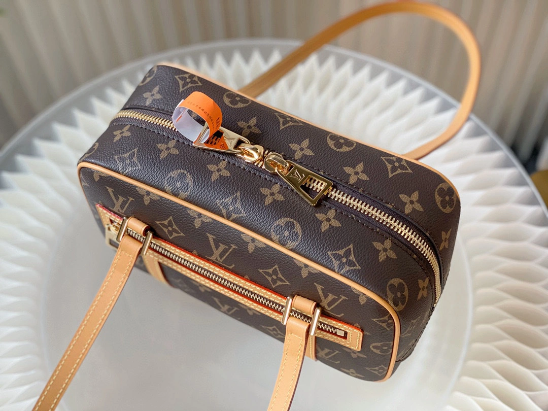 MOMO- high quality version M46321 item：B-B184I0703C