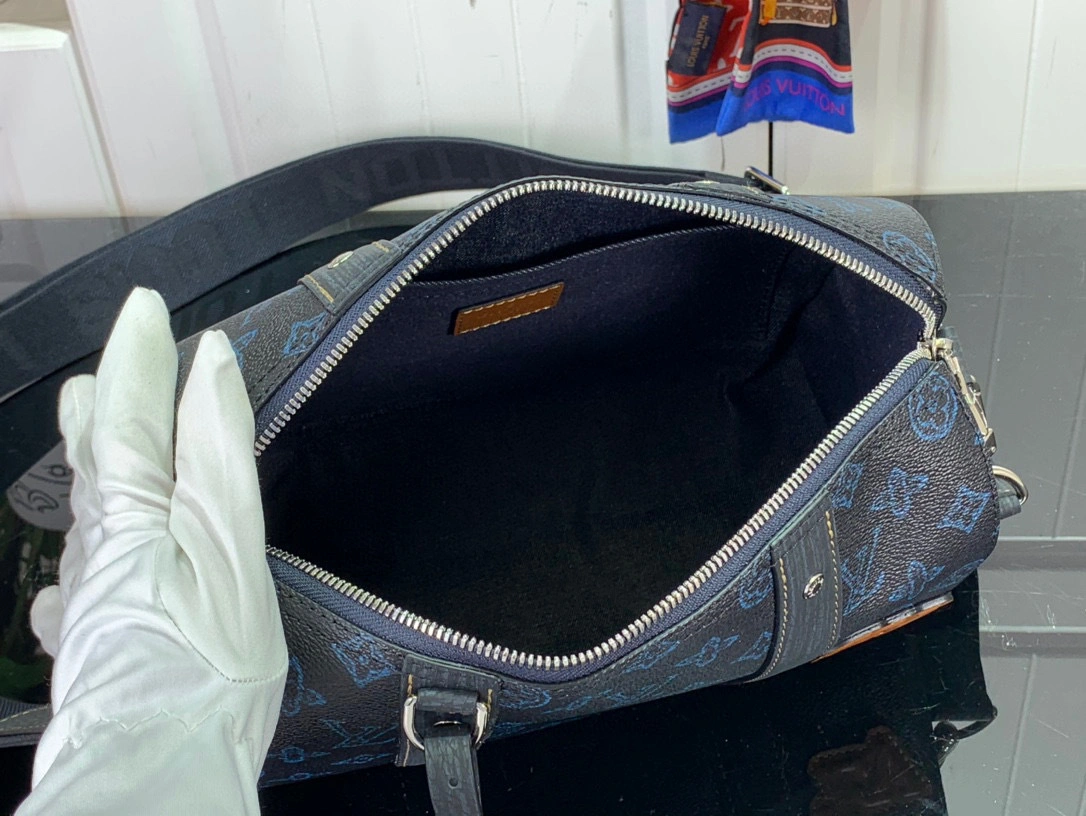 MOMO- high quality version M46339 CITY KEEPALL item：B-B063J1708C