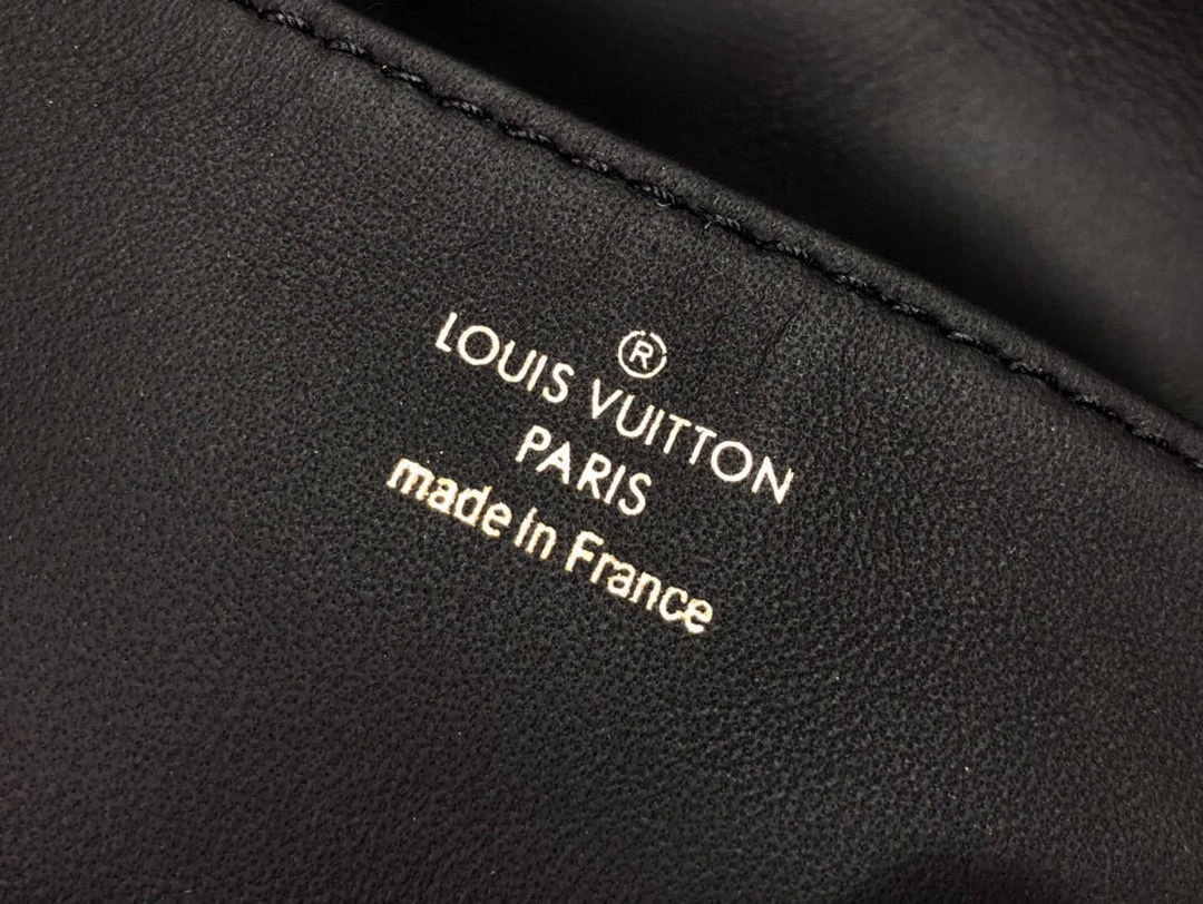MOMO- high quality version M81125 BELTBAG COUSSIN item：B-B174J1705C