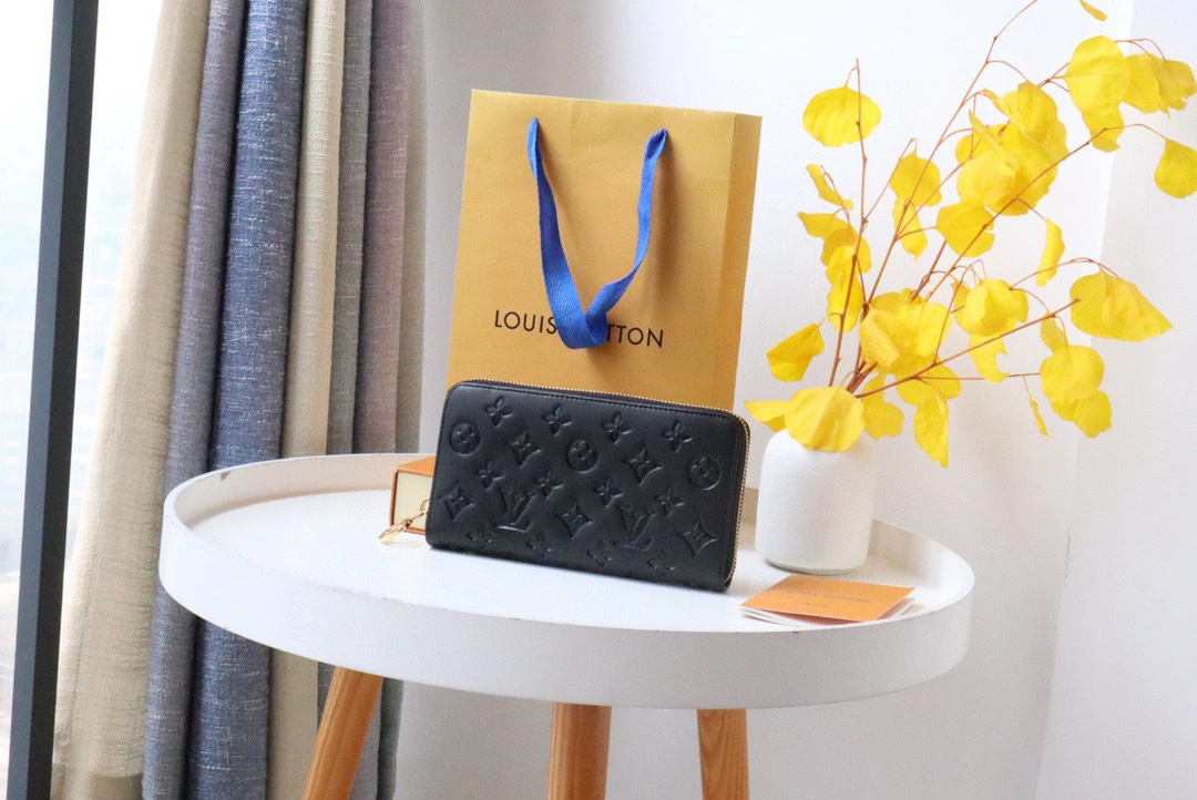 MOMO- high quality version M81510 item：B-B564K0523C