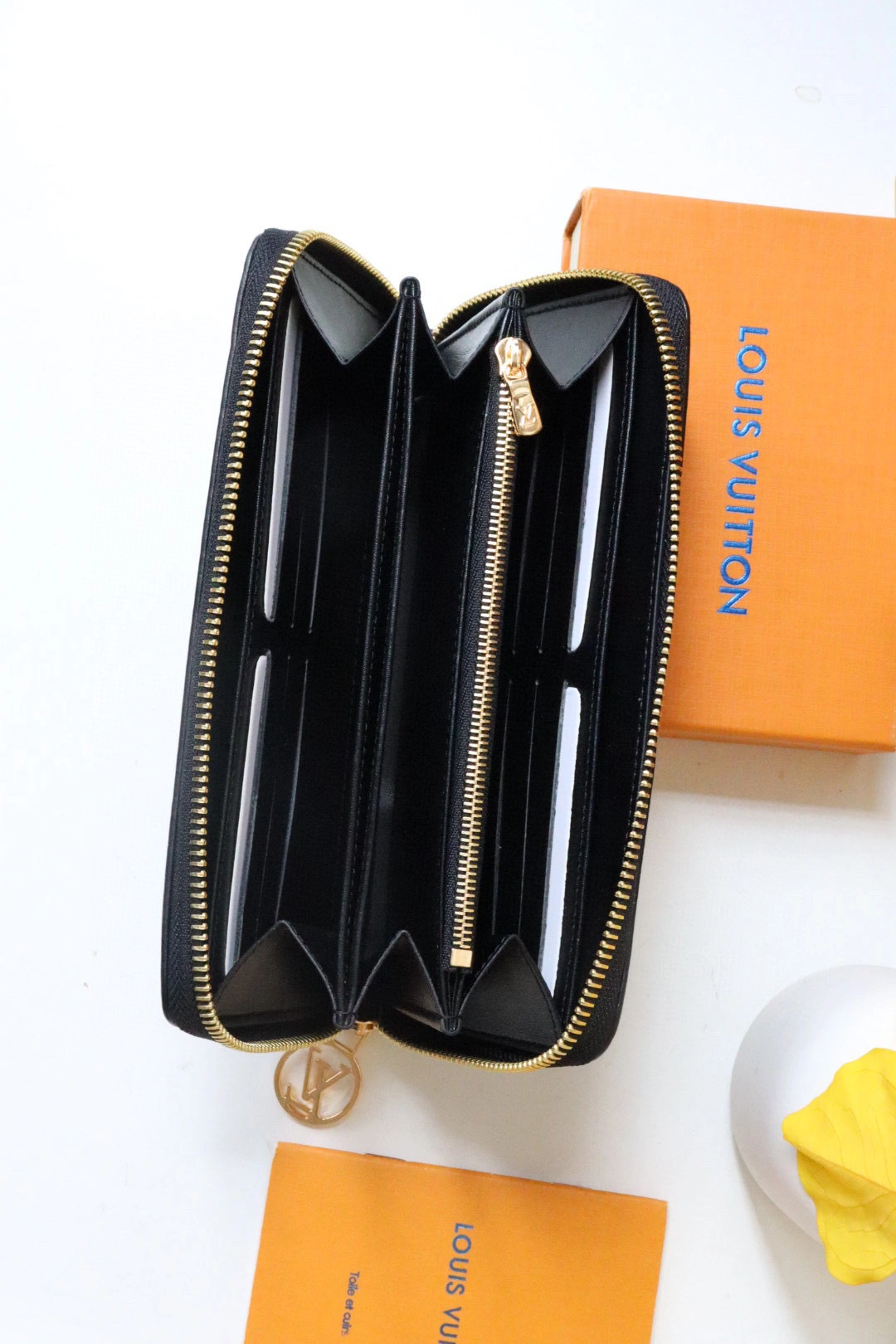 MOMO- high quality version M81510 item：B-B564K0523C