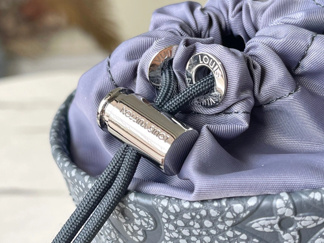 MOMO- high quality version M81572 Chalk Pouch item：B-B000H2823C