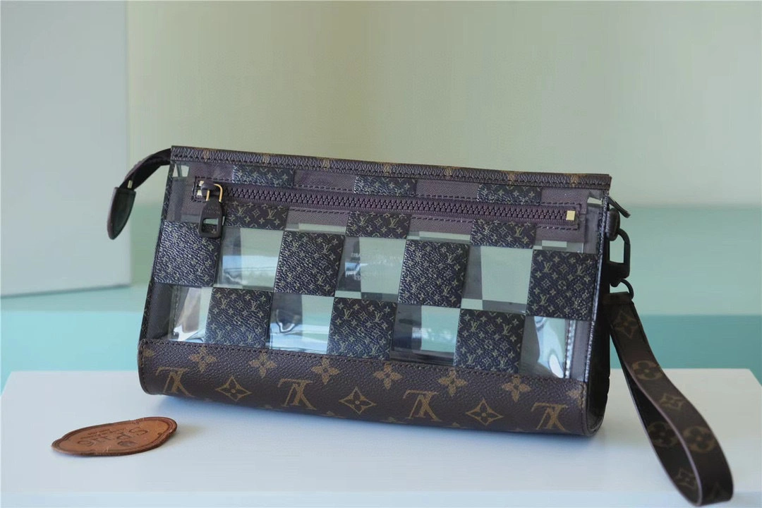 MOMO- high quality version M81588 STANDING POUCH item：B-B063J2002C