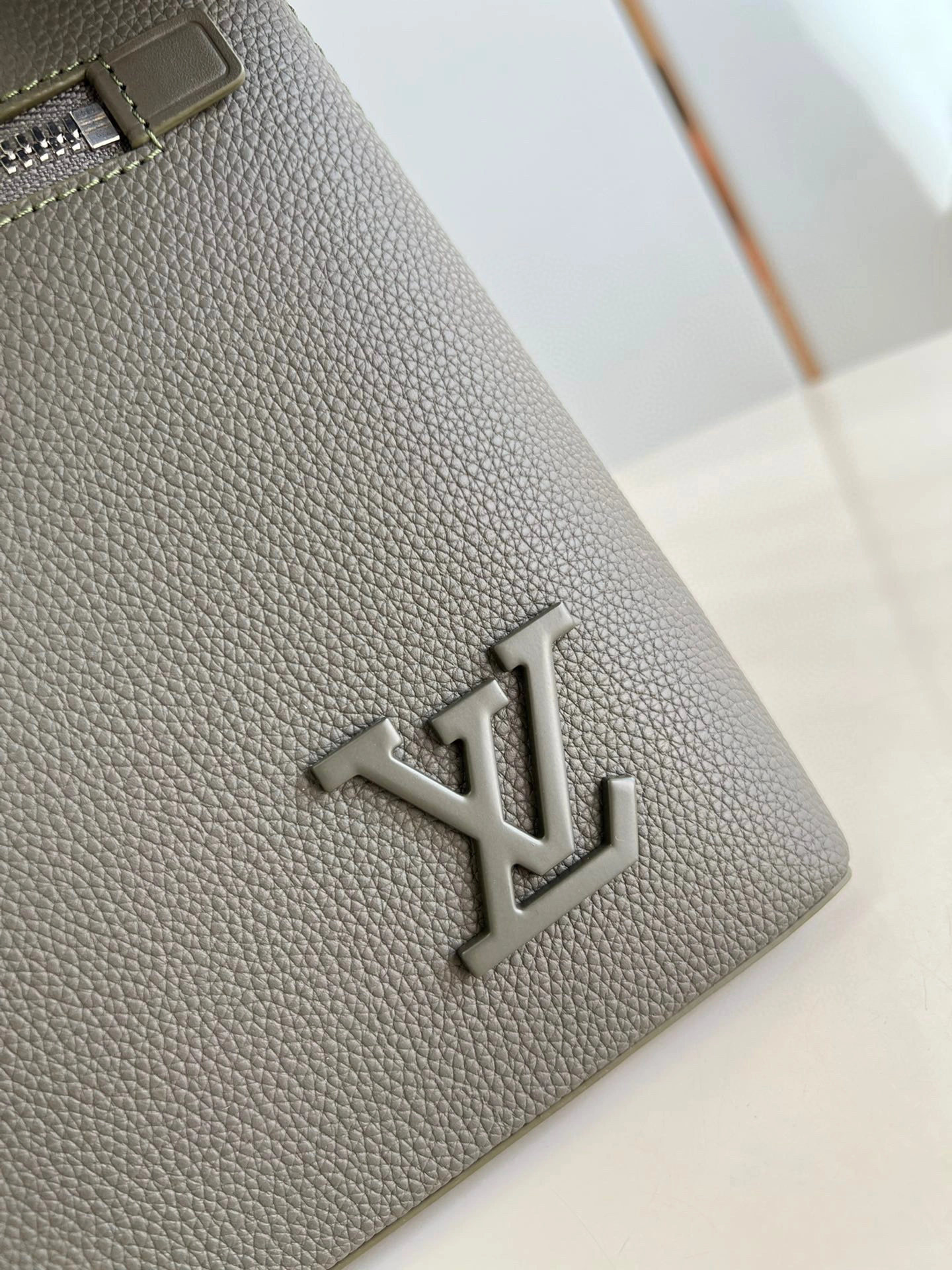 MOMO- high quality version M81735 item：B-B598K0514C