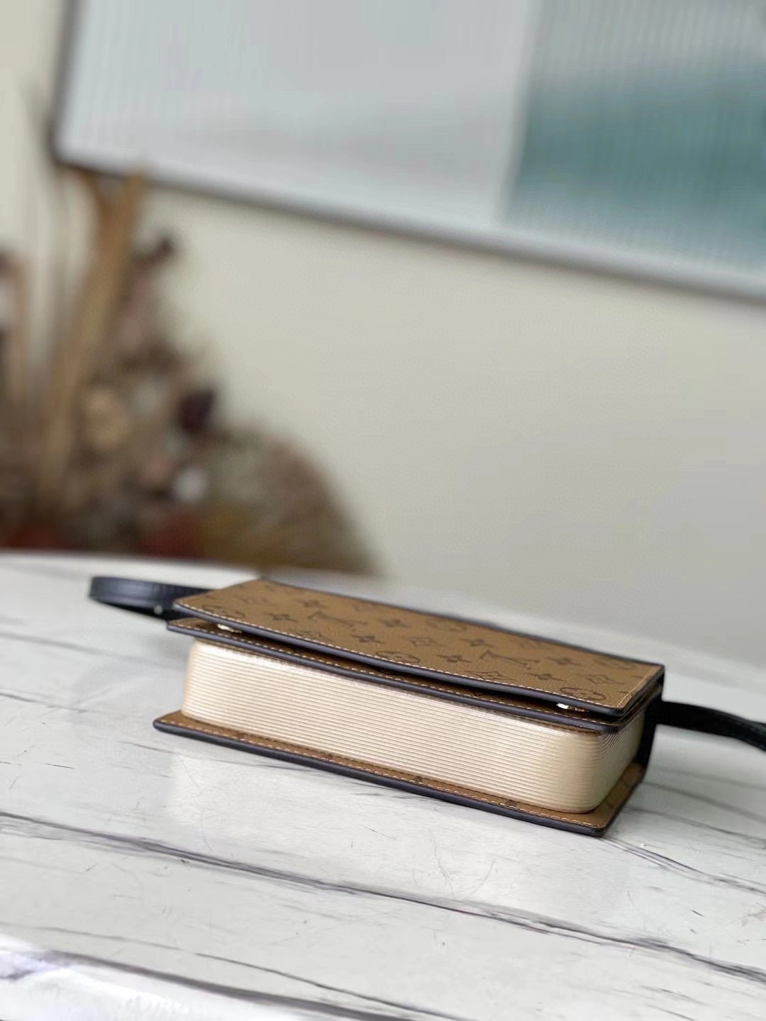 MOMO- high quality version M81830 2023 cruise book chain wallet item：B-B000L0821C