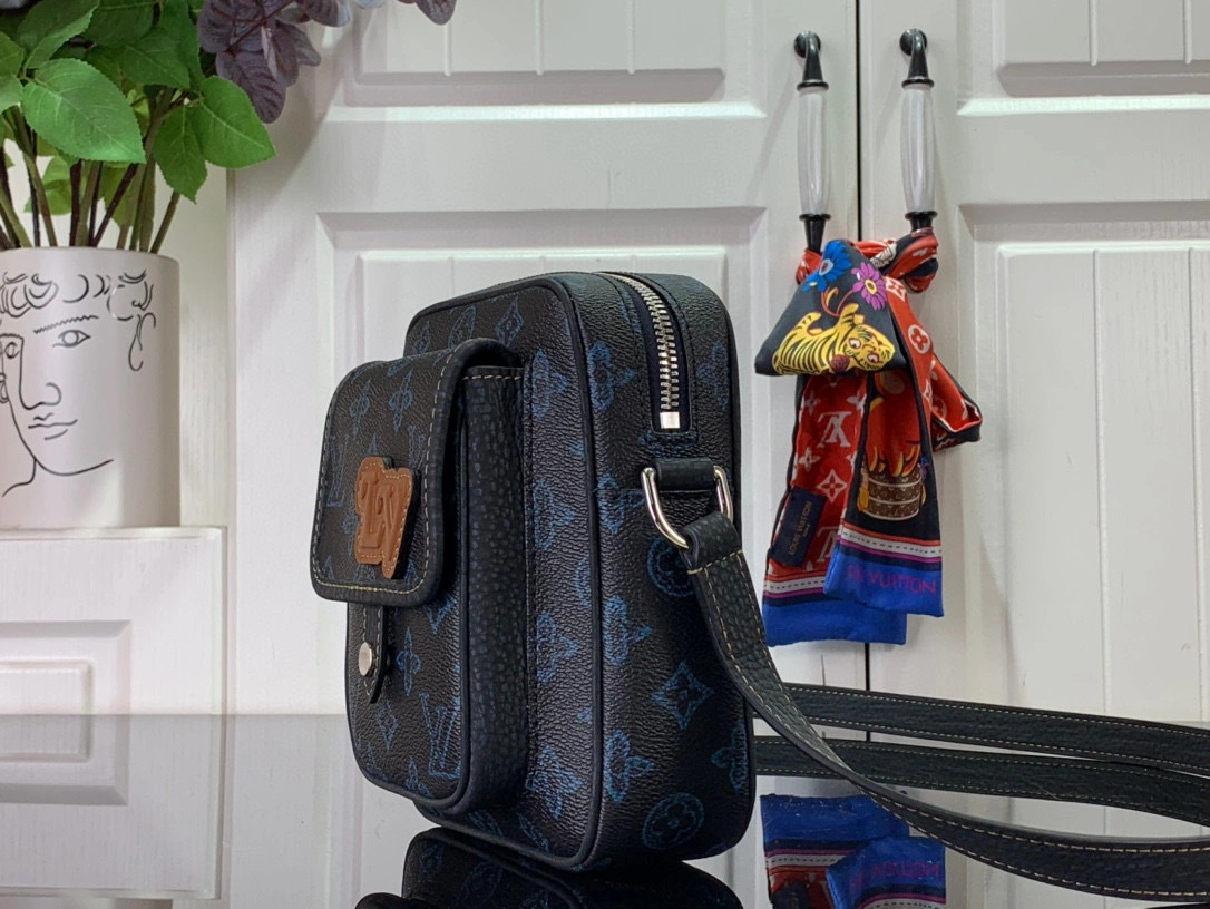 MOMO- high quality version M81854 CHRISTOPHER item：B-B063J1709C