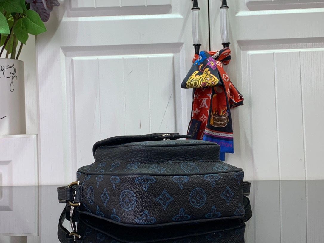 MOMO- high quality version M81854 CHRISTOPHER item：B-B063J1709C