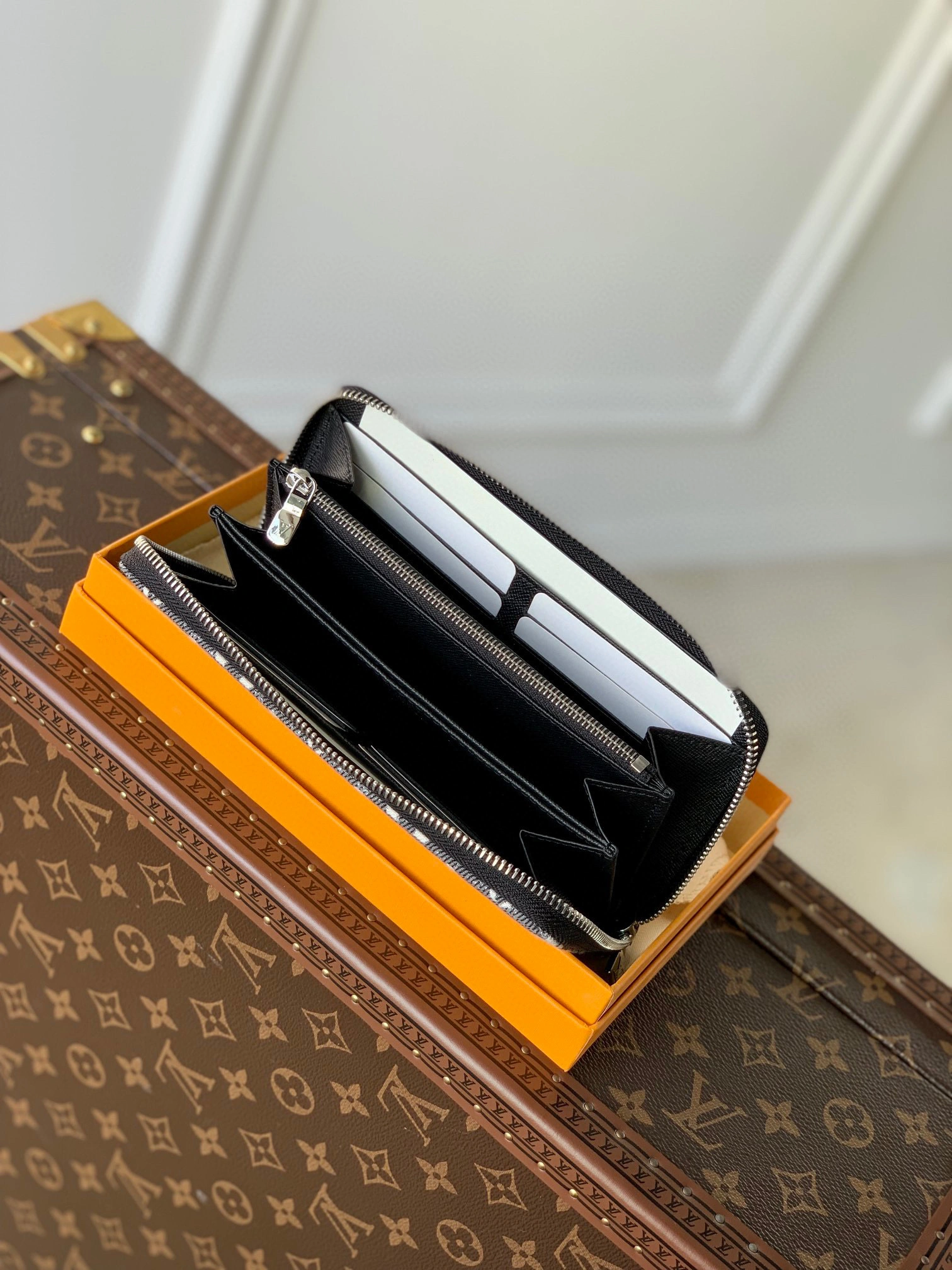 MOMO- high quality version M81858 Zippy item：C-B000A1018C