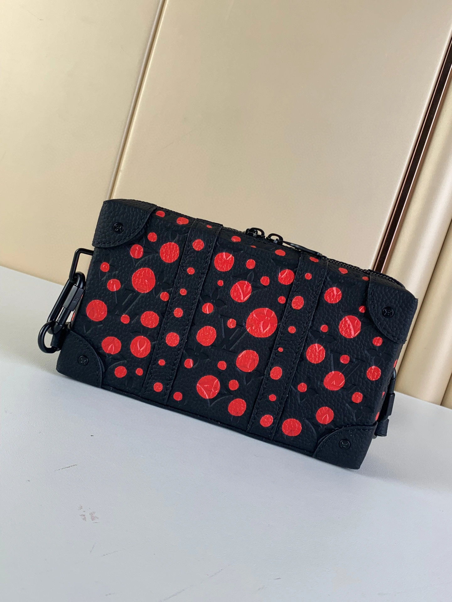 MOMO- high quality version M81905 Soft Trunk item：C-B000A1420C