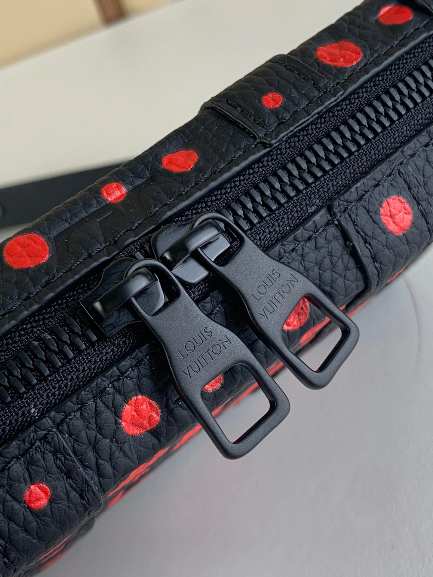MOMO- high quality version M81905 Soft Trunk item：C-B000A1420C