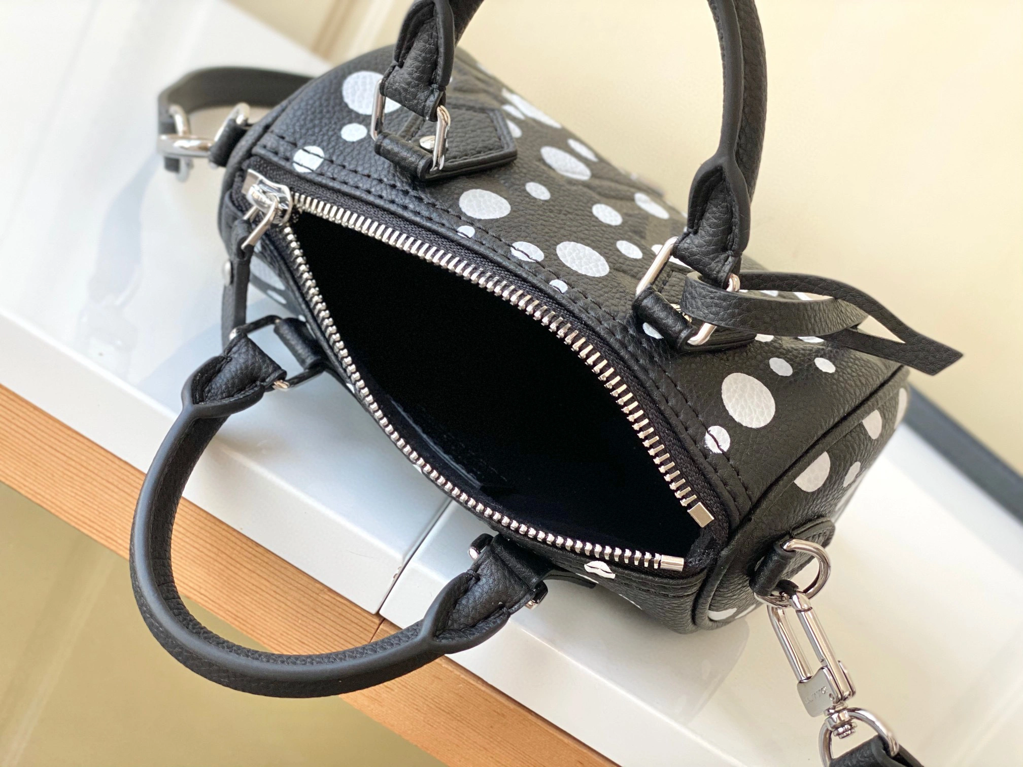MOMO- high quality version M81910 item：C-B000A3114C