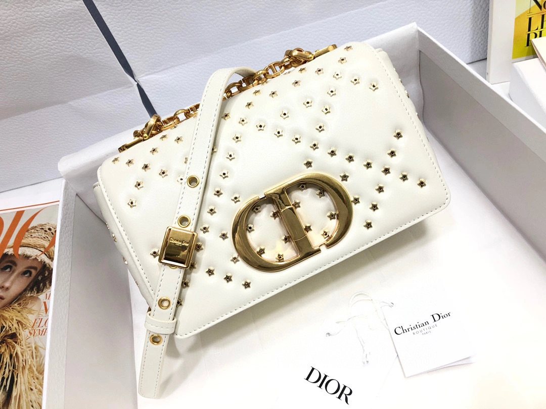 MOMO- high quality version M9241UNHH-M030 Caro item：B-B063L0704C