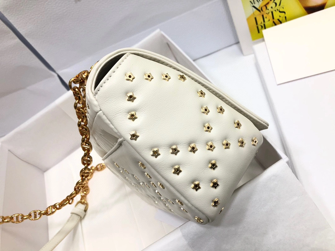 MOMO- high quality version M9241UNHH-M030 Caro item：B-B063L0704C